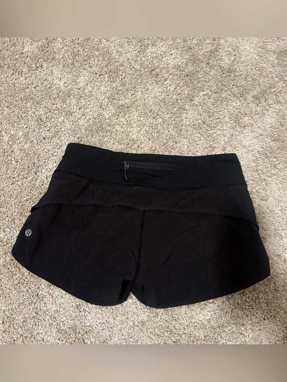 lululemon speed up shorts low rise size 4 black